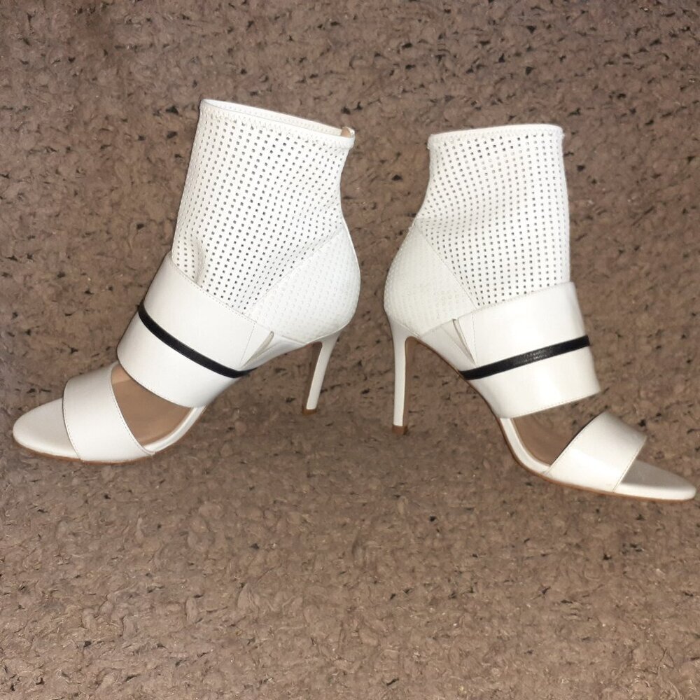 RUTHIE DAVIS X DISNEY PRINCESS-White Perforated Leather Stiletto-Sz 37-Excellent